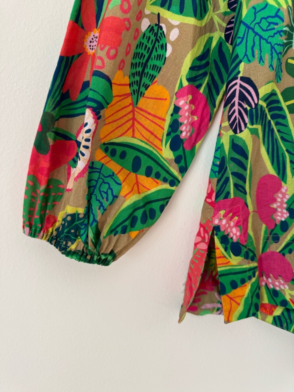 Vilagallo Tropical Floral Popover Blouse in Greens and Pinks, Size 10 - Picture 3 of 13